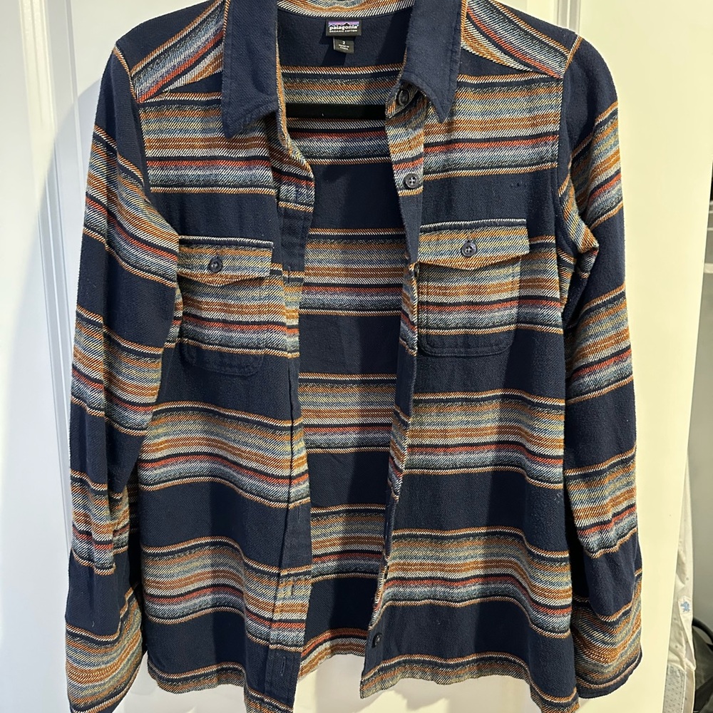 Patagonia Women's Striped Flannel Shirt Navy and Multicolor 100% Organic Cotton